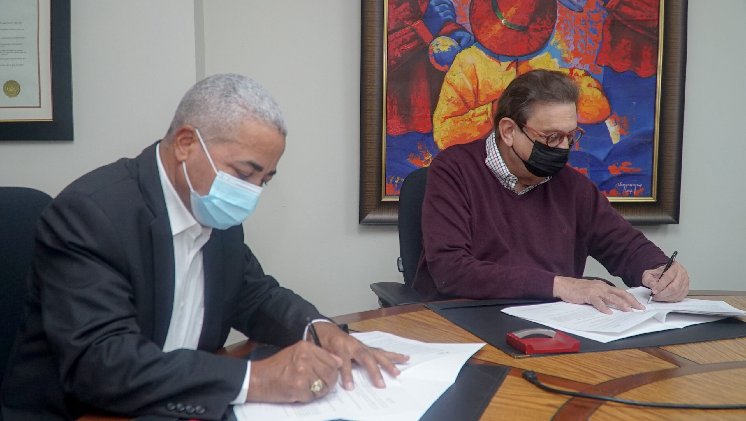 Ing. Pedro Nolasco Suárez Espino y el Arq. Miguel Fiallo Calderón