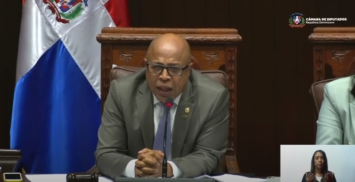 Alfredo Pacheco, presidente de la Cámara de Diputados durante la sesión de