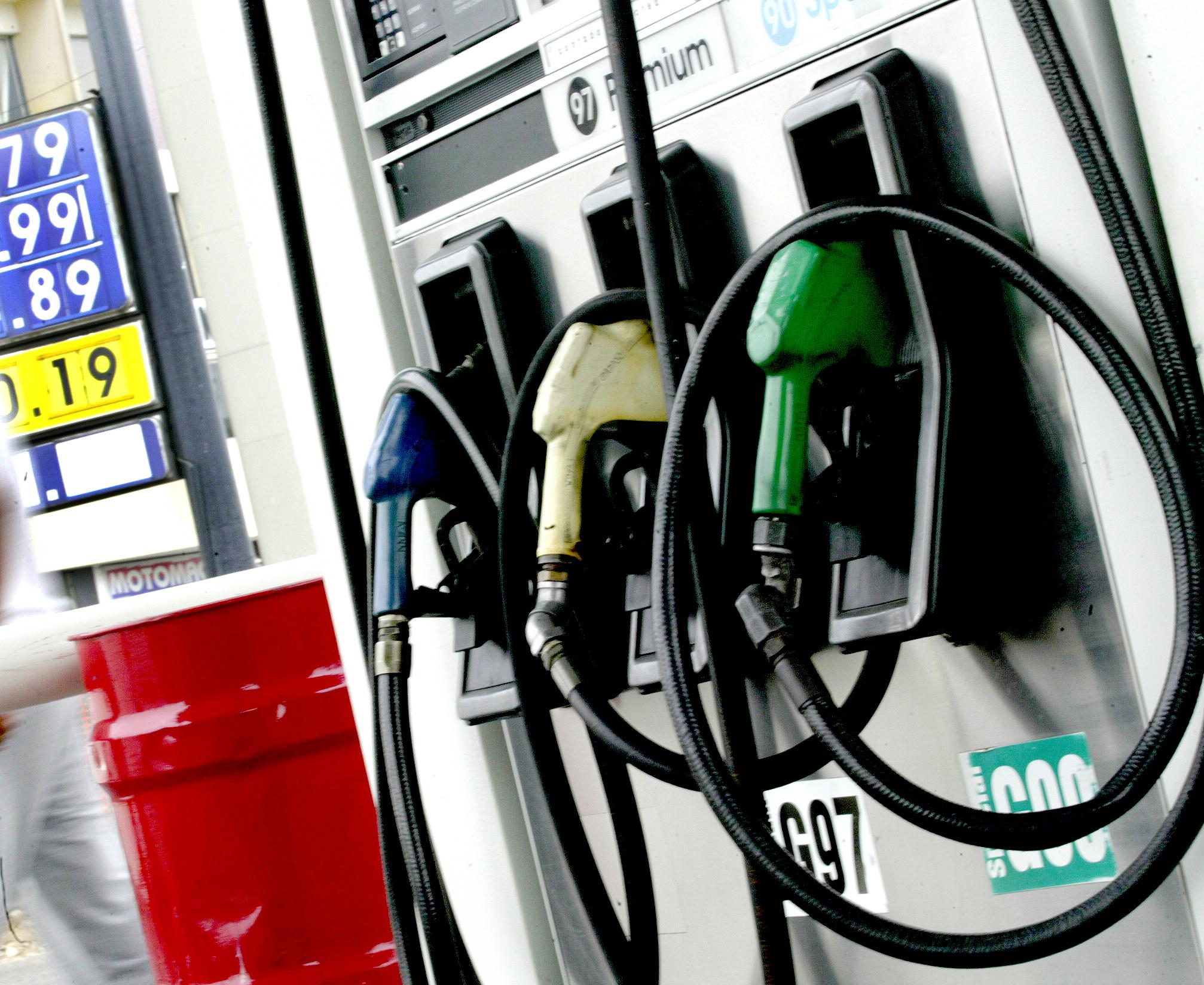 Gobierno vuelve a aumentar precios de los combustibles