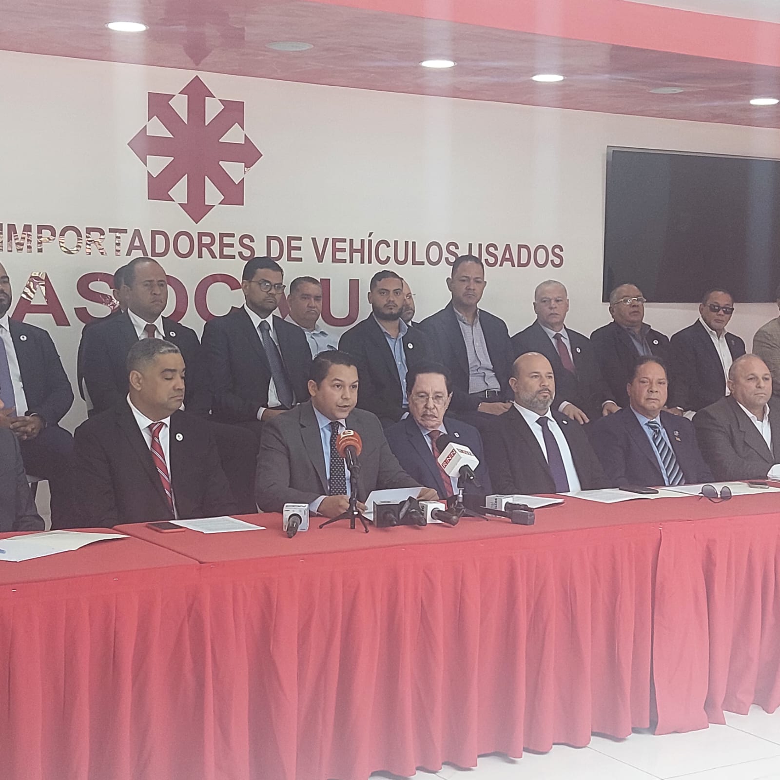 IMportadores de vehículos piden al gobierno flexibilizar apicación  de norma