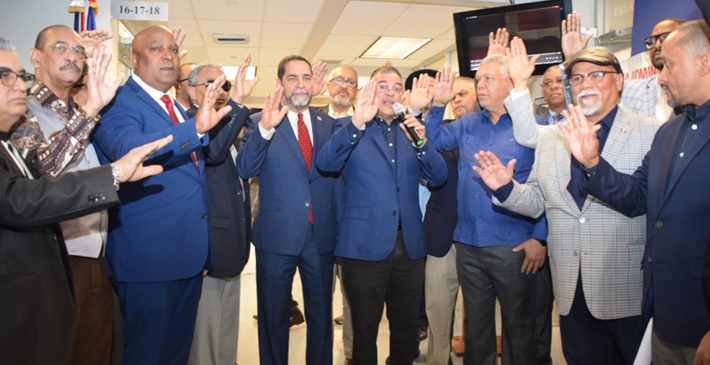 Juramentan en NY Comité Organizador de los Juegos Patrios