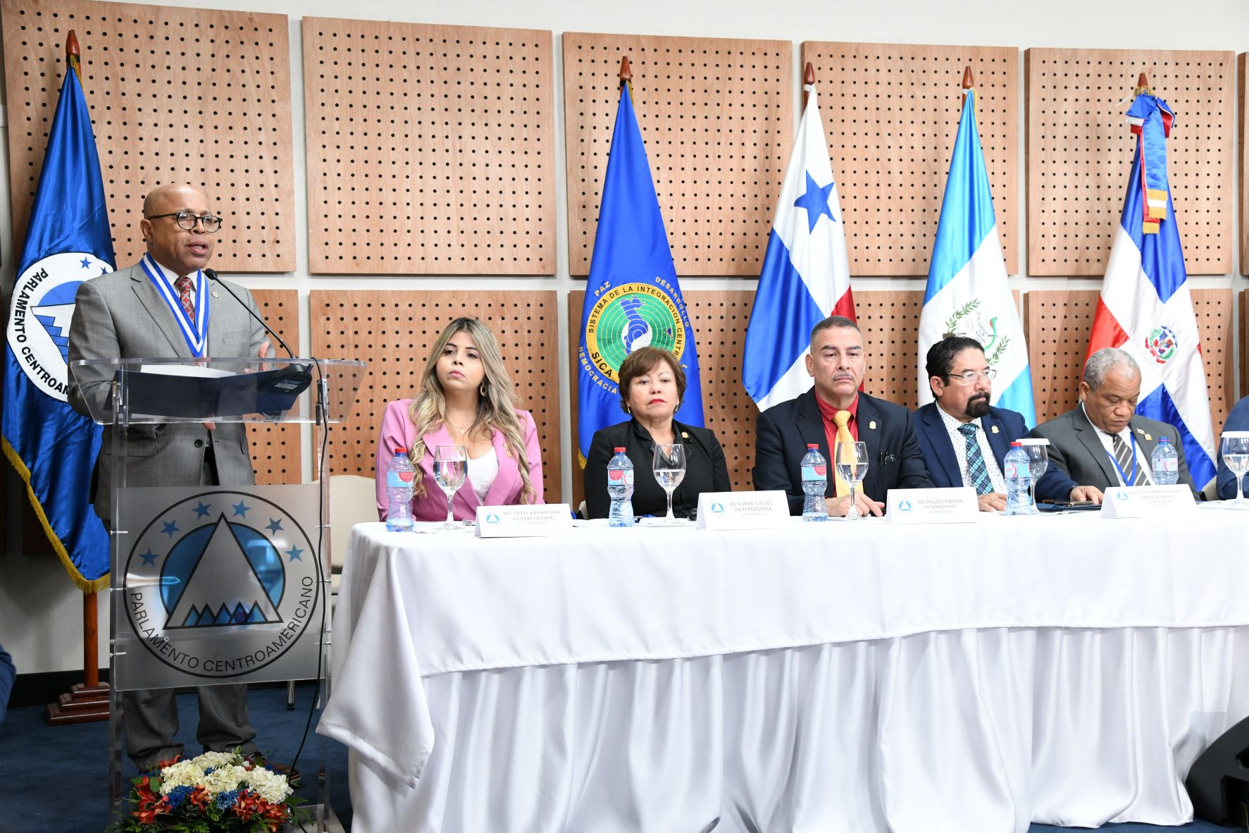 Alfredo Pacheco clama, en Asamblea del Parlacen, por más ayuda internacional para Haití