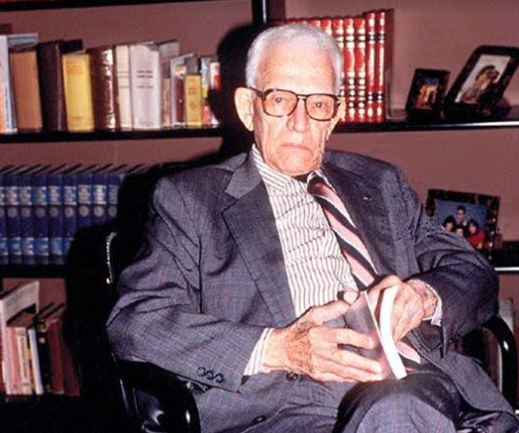 El profesor Juan Bosch de estar vivo habría renunciado hace tiempo de su segunda creación.