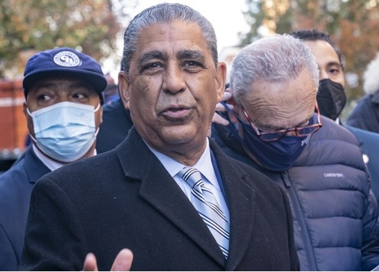 Reconocen al congresista Espaillat entre los 100 líderes más poderosos de Manhattan