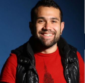 Daniel Vivas Barandica (Santiago de Cali, 6 de mayo de 1986) es un periodista, comunicador y estratega digital colombiano.