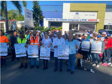 Dr. Luis Rosario Socias y el equipo de salud pública