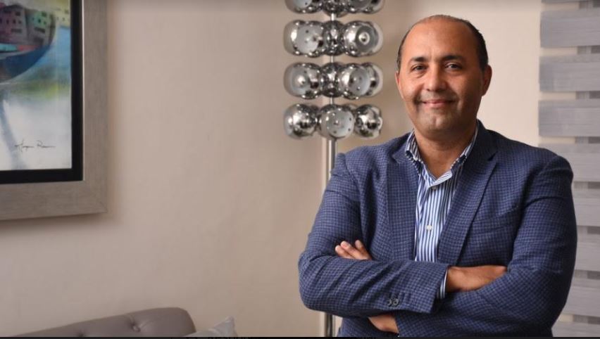 Charles Sánchez llama a candidatos presidenciales a firmar pacto por la movilidad eléctrica en RD