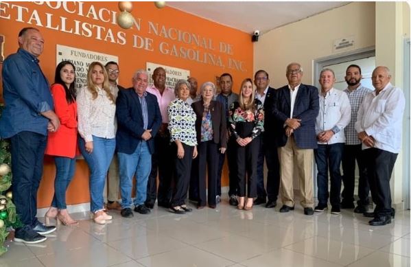 Anadegas afirma Gobierno y MICM violan leyes y derogan resoluciones que elevan costos combustibles