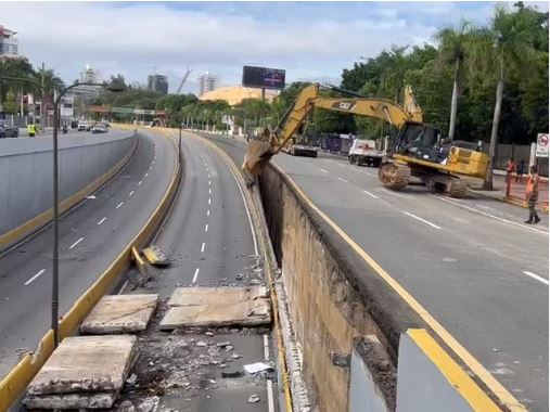 Paso a desnivel de la 27 de Febrero con Máximo Gómez