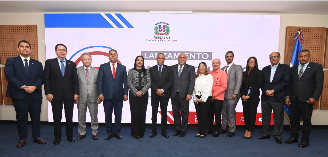 asistieron a la actividad los senadores Franklin Romero; Lenin Valdez; Eddy Nolasco; Virgilio Cedano y Ramón Pimentel