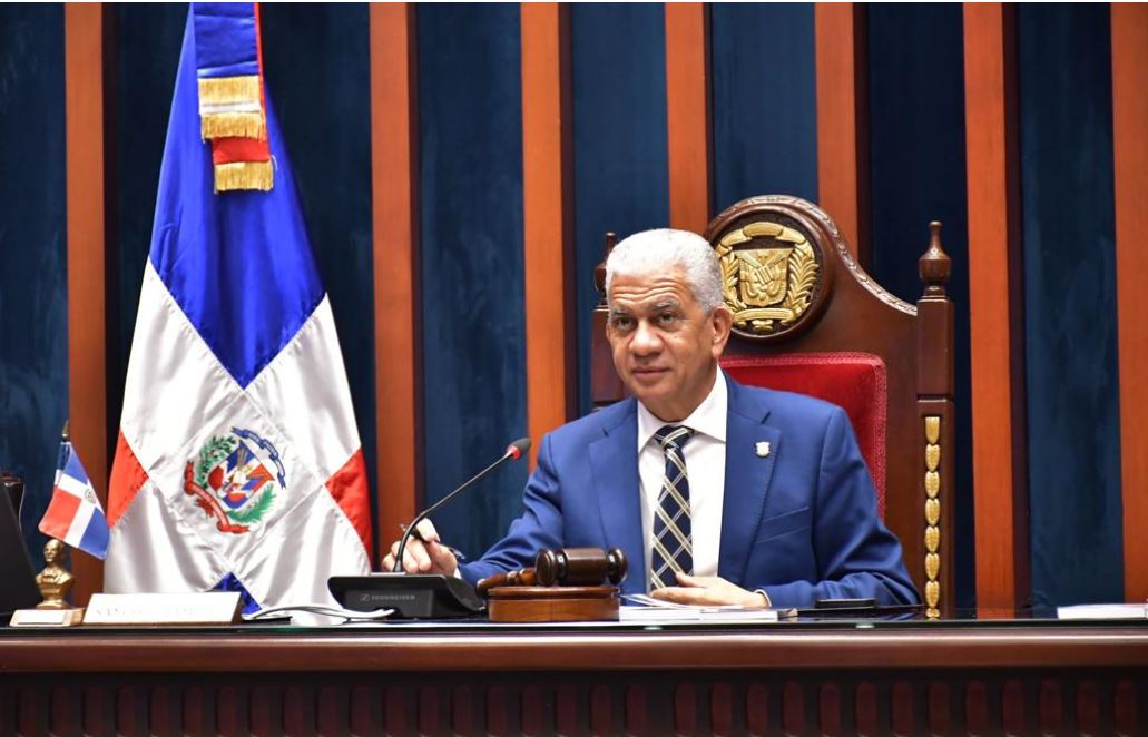 Ricardo de los Santos y comisión de senadores viajan a Washington para la reunión de ParlAméricas-OEA