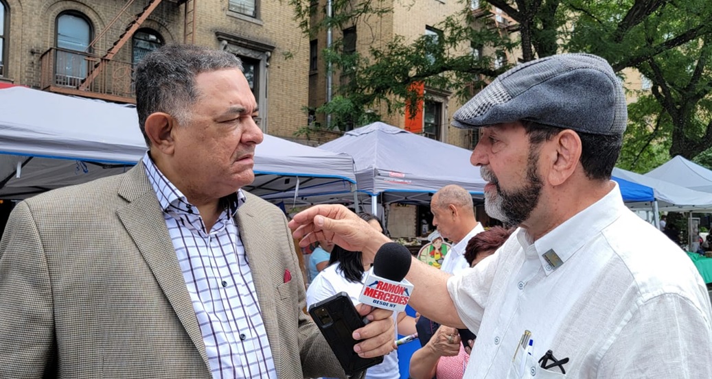 Consul eligio Jaquez entrevistado por periodista Ramón Mercedes