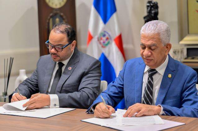 Presidente del Senado Ricardo de los Santos y el Defensor del Pueblo, Pablo Ulloa