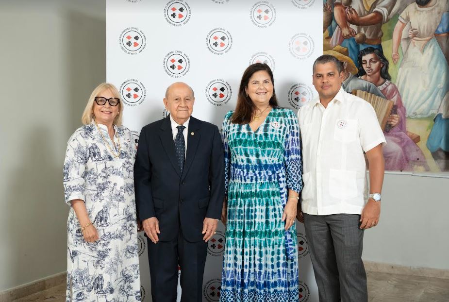 Club de Bridge de Santo Domingo promueve beneficios educativos del deporte mental en primer conversatorio