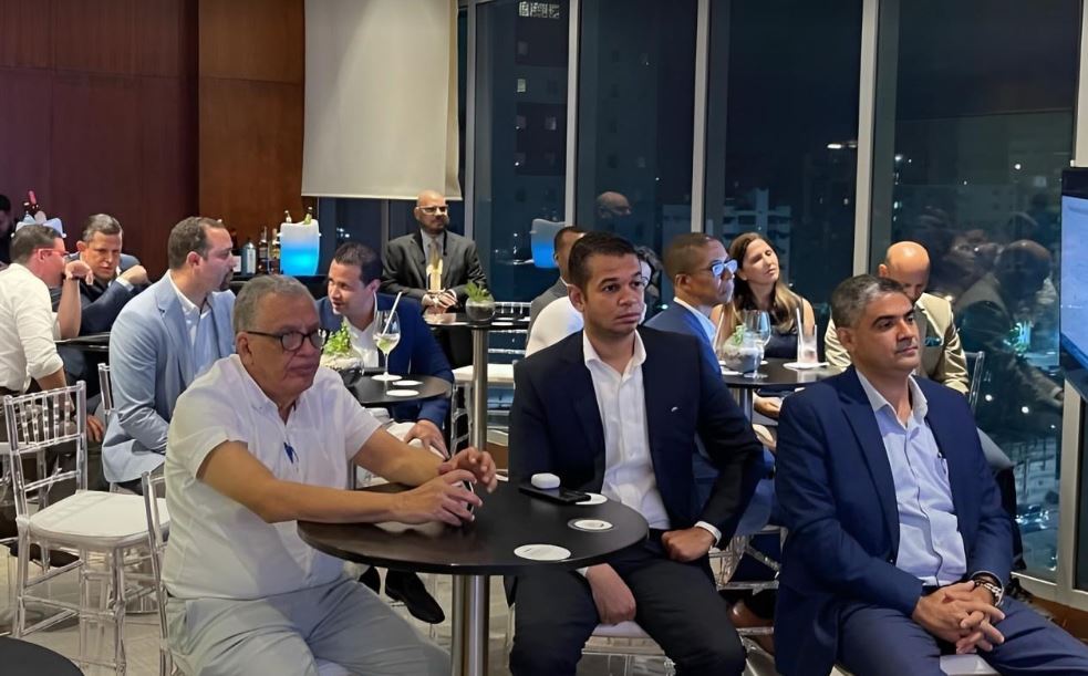 Experto insta a empresas de RD a elegir fibra óptica sin generar sobrecostos