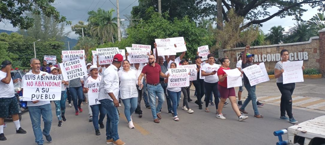 Empleados de Falcondo en Bonao marchan por el cumplimiento de sus derechos laborales
