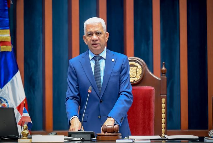 Senador Ricardo de los Santos, presidente del Senado