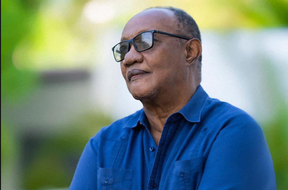 Mateo Morrison, poeta y gestor cultural a quien se dedica la XXVI Feria Internacional del Libro
Santo Domingo 2024.