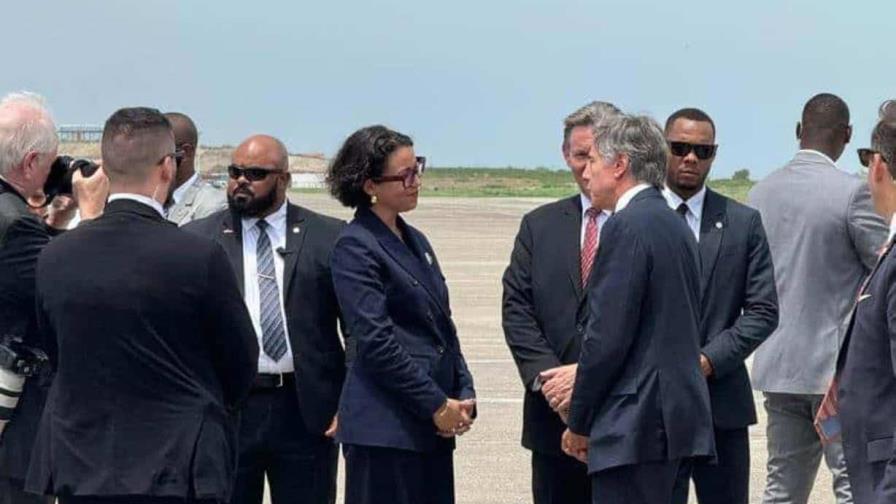 Antony Blinken fue recibido por la canciller, Dominique Dupuy