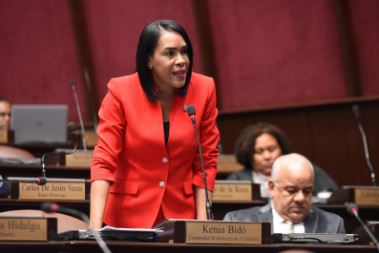 Diputada Kenia Bidó