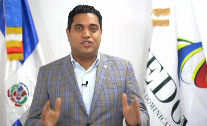 Kelvin Cruz, ministro de Deportes