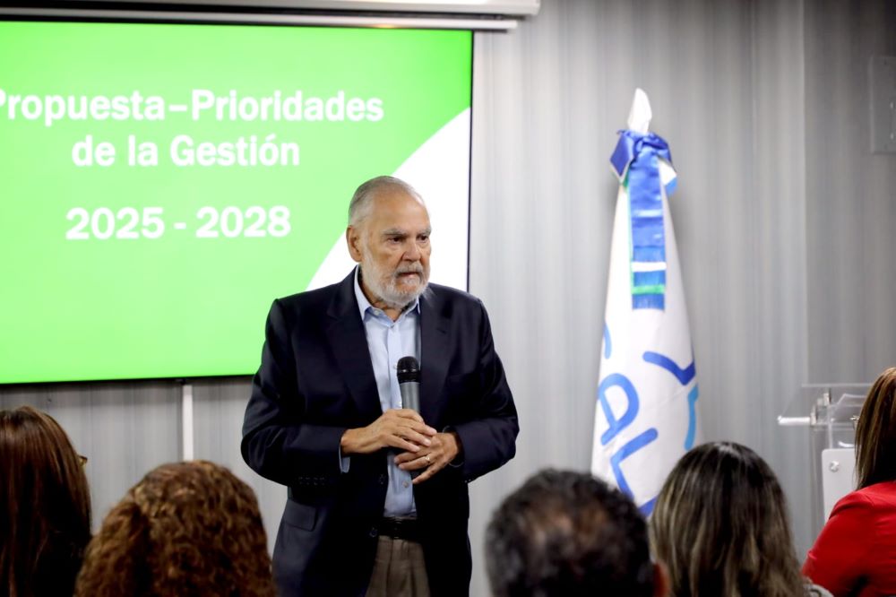 El superintendente de Salud y Riesgos Laborales (Sisalril), Miguel Ceara Hatton