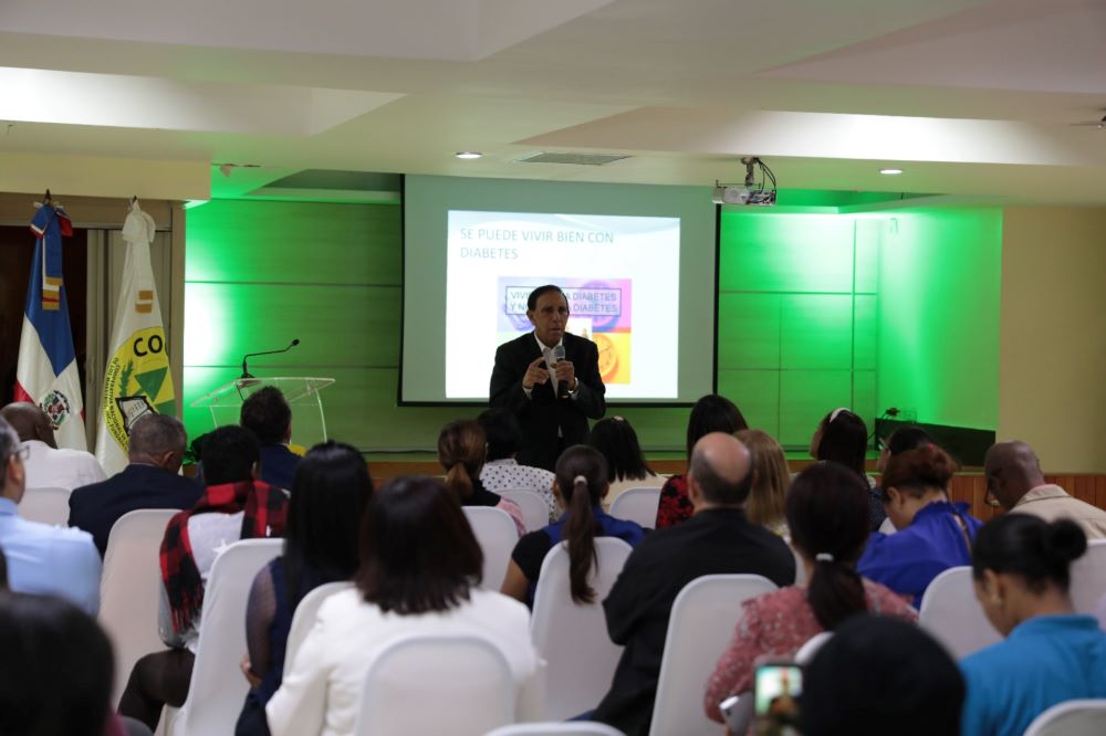 Cooperativa de Maestros realiza jornada de salud con el doctor Cruz Jiminian