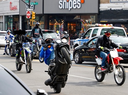Tradiciones desaparecen y se reducen en NYC