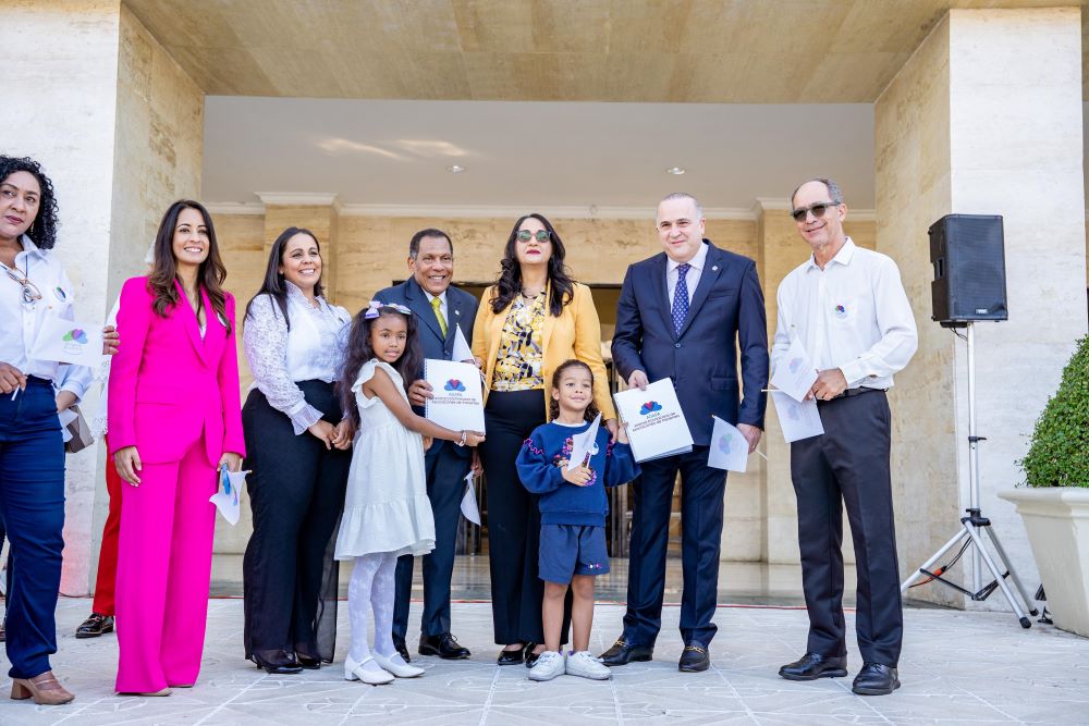 Senado recibe anteproyecto de ley para la atención integral de la salud de personas que padecen enfermedades raras