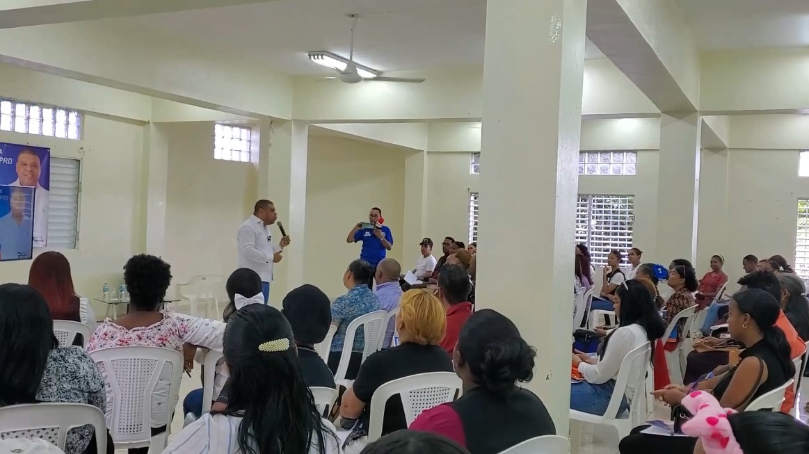 Diputado Ramón Raposo llama al Gobierno dinamizar economía de SDN mediante incentivos a emprendedores