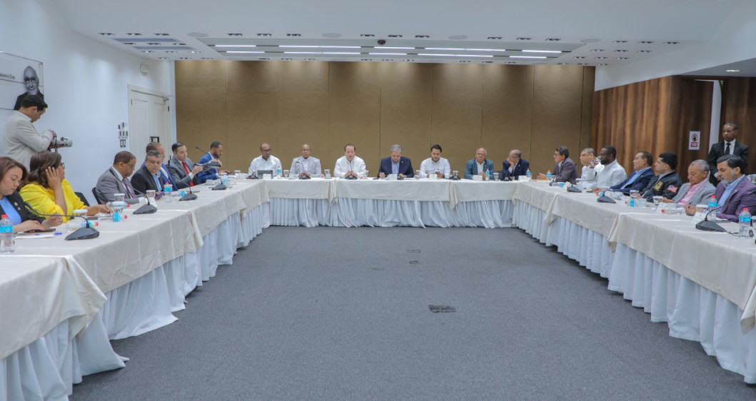Representantes de los principales partidos políticos tratan sobre proyecto de ley de candidaturas independientes