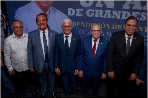 Senador de Valverde realiza rendición de cuentas de su primer año de gestión
