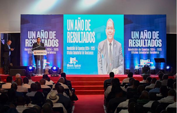 Senador Moisés Ayala, representante de Barahona