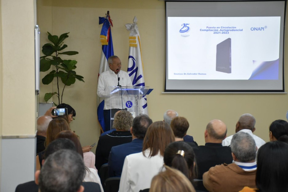 El director general de la Oficina Nacional de la Propiedad Industrial (ONAPI), Dr. Salvador Ramos