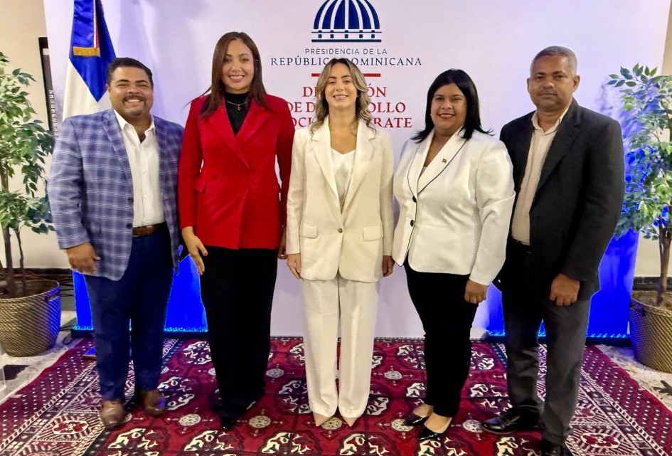 Gloria Reyes comparte con SODOMEDI y medios digitales sobre logros en la Dirección de Desarrollo Social Supérate
