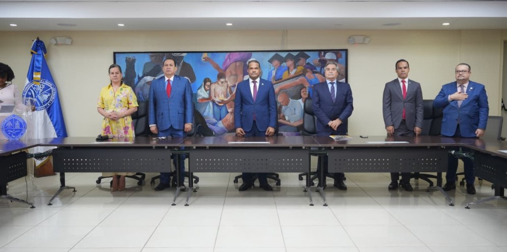 UASD amplía su oferta con dos nuevos doctorados en alianza con universidad española