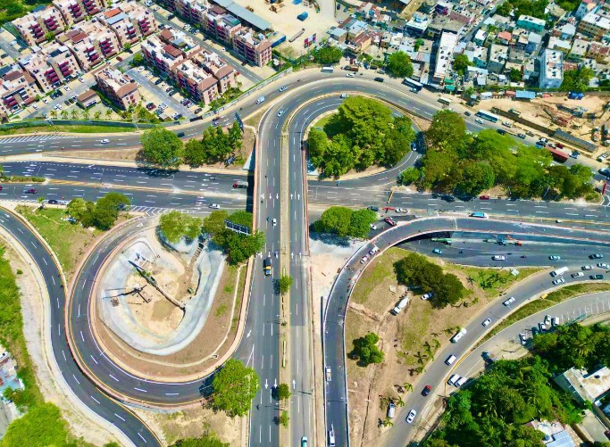 Paso a desnivel de la prolongación 27 de Febrero con avenida Isabel Aguiar