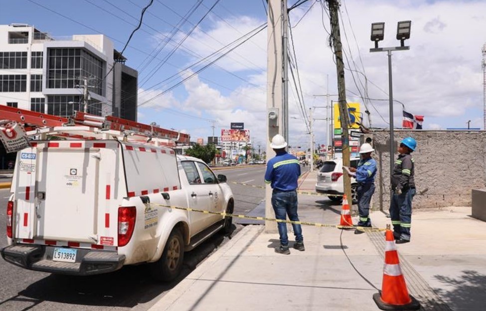 EDEESTE normaliza más de 22 mil clientes y desmantela cerca de 8 mil conexiones ilegales durante septiembre