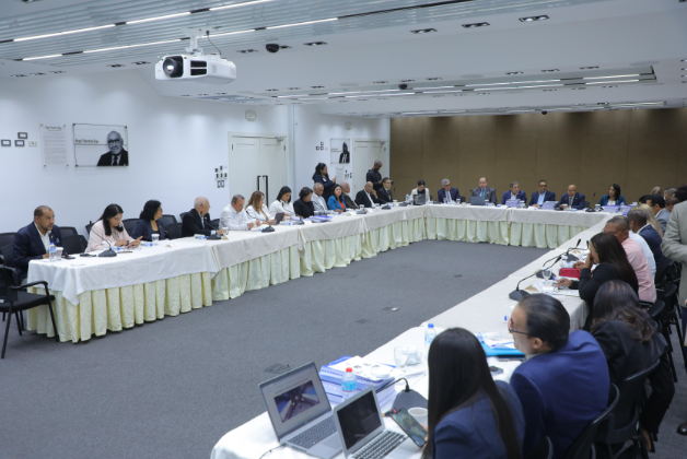 Comisiòn bicameral que estudia el proyecto de Presupuesto General del Estado para el año 2026