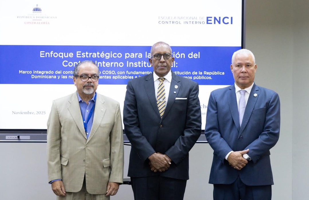 Contraloría entrena funcionarios del Palacio Nacional sobre Control Interno