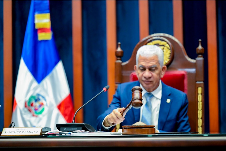 Ricardo de los Santos presidente del Senado de la RD