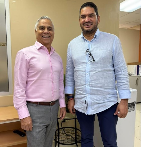 Valentín Báez, vicepresidente de Operaciones de Telesistema Y Miguel Medina, CEO de Grupo de Medios Panorama.