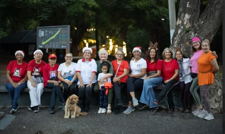 Cada año, el Té Navideño reúne a cientos de personas en el Mirador Sur.