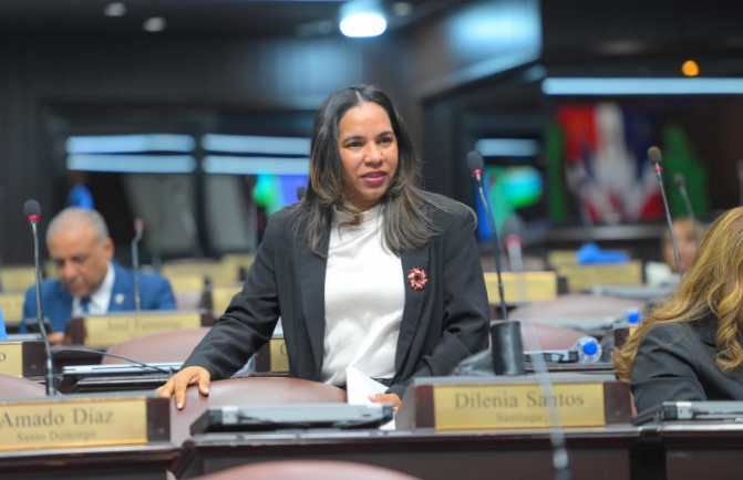 Diputada Dilenia Santos, del Partido Revolucionario Moderno