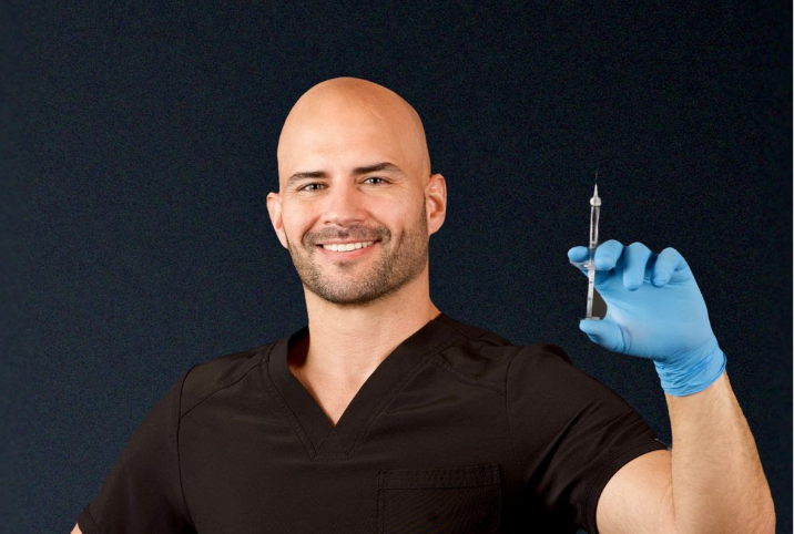 Dr. Eduardo Cardona