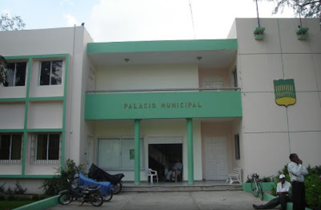 Casa de la Juventud en Monseñor Nouel