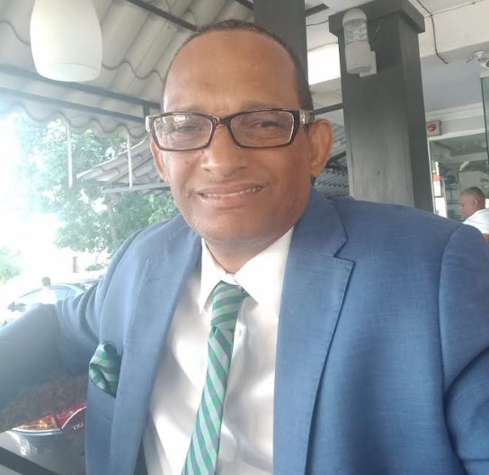 Periodista Carlos Valdez