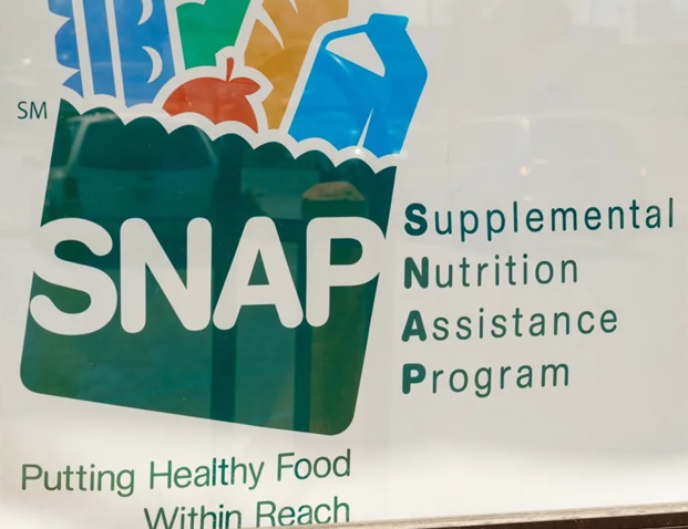 Beneficiarios Cupones Alimentos en EE. UU. entre 18 y 64 años tendrán que trabajar