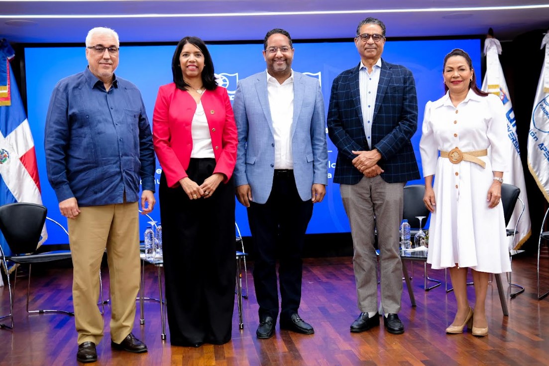 Erick Pérez Vega, Rhina Santelises, Benny Metz Muñoz, Guaroa Noboa Pagán, Lucia Vásquez Espínola.