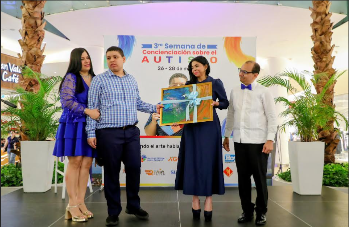 Iranna Flaviá Luciano, Fernando Gabriel Quiroz Flaviá, Yeni Berenice Reynoso y Fernando Quiroz.